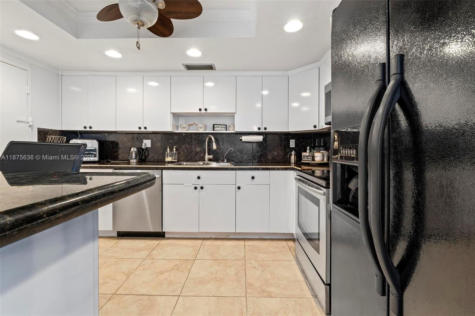 Photo of 1600 Ocean Dr  #12H, Hollywood, Florida, 33019 - 