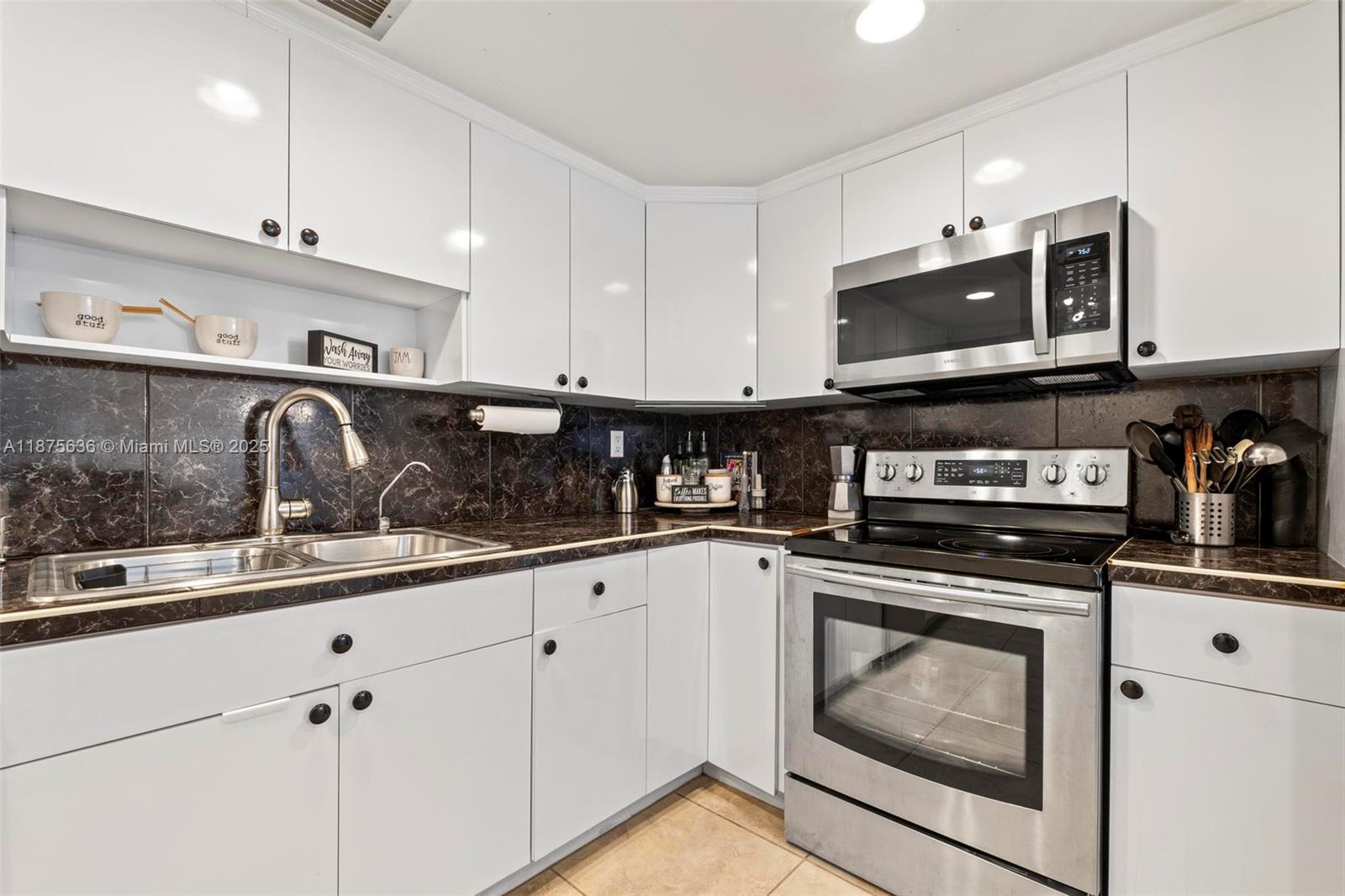 Photo of 1600 Ocean Dr  #12H, Hollywood, Florida, 33019 - 
