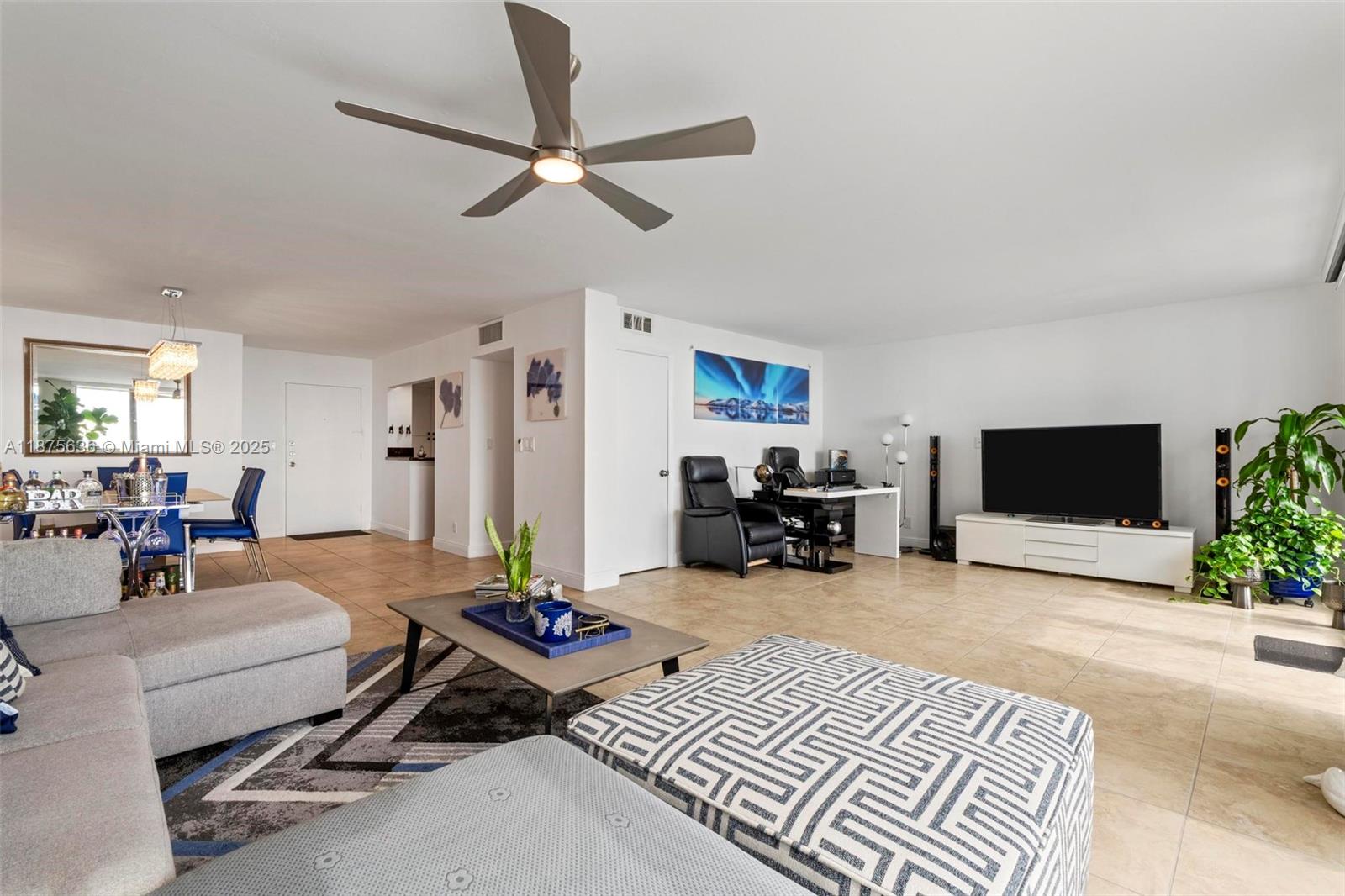 Photo of 1600 Ocean Dr  #12H, Hollywood, Florida, 33019 - 