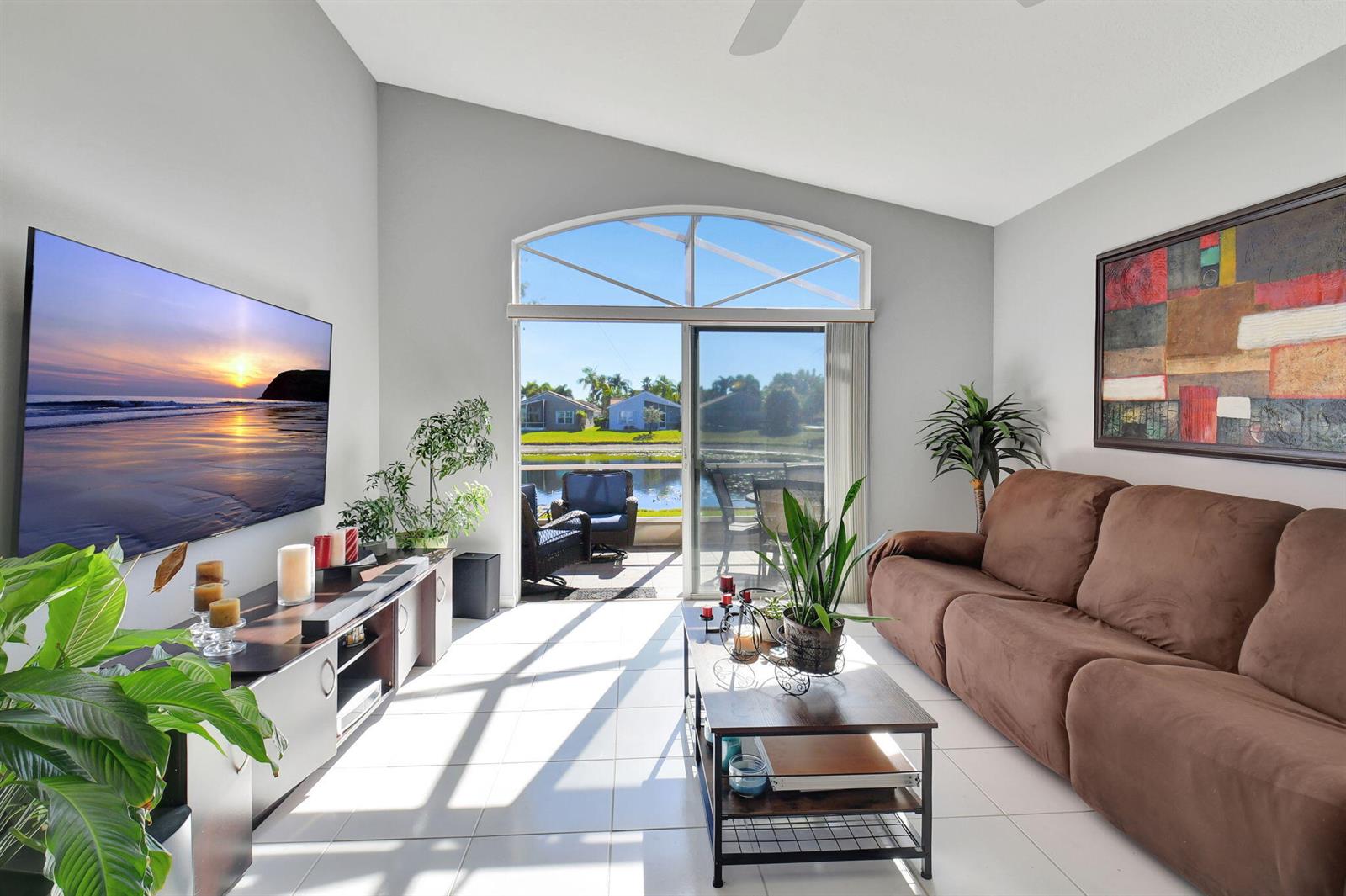 Ver detalles 7736 2 / 2 1705 sq. ft. $ 2025-12-31 0 foto