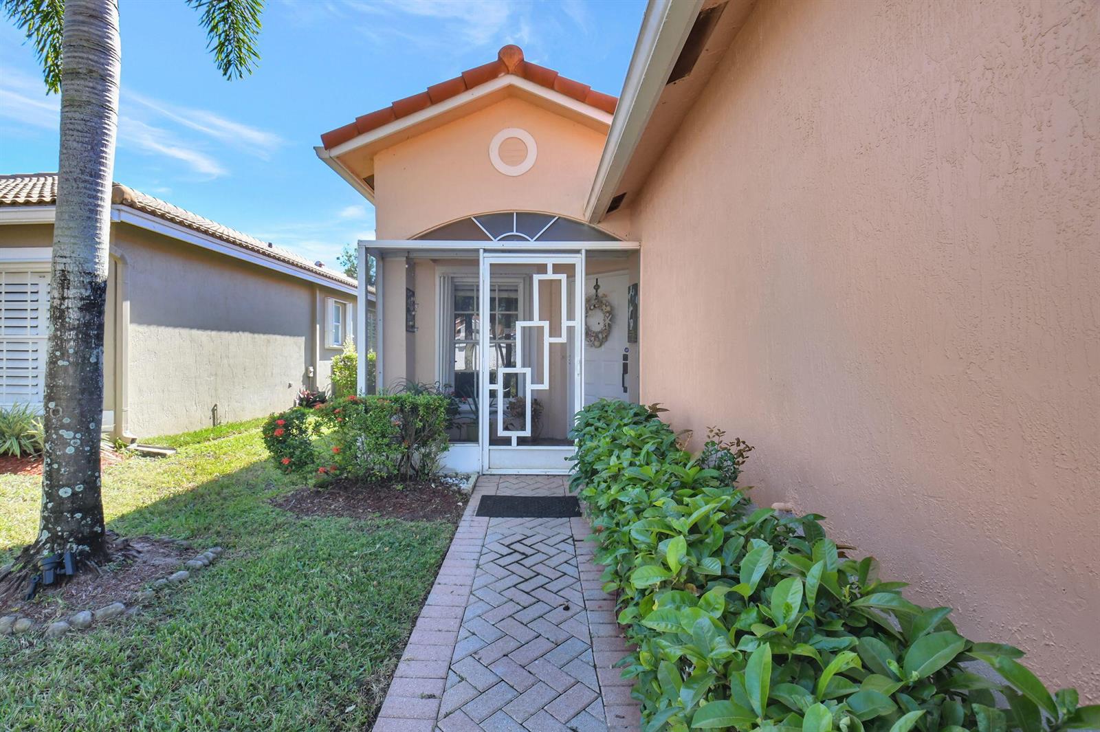 Ver detalles 7736 2 / 2 1705 sq. ft. $ 2025-12-31 0 foto