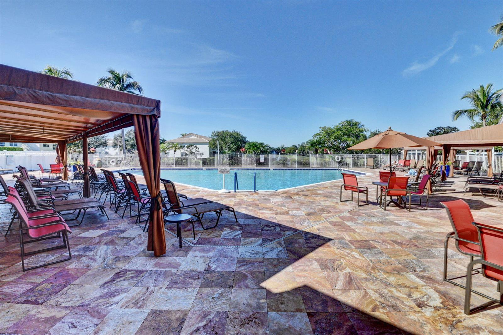 Ver detalles 7736 2 / 2 1705 sq. ft. $ 2025-12-31 0 foto