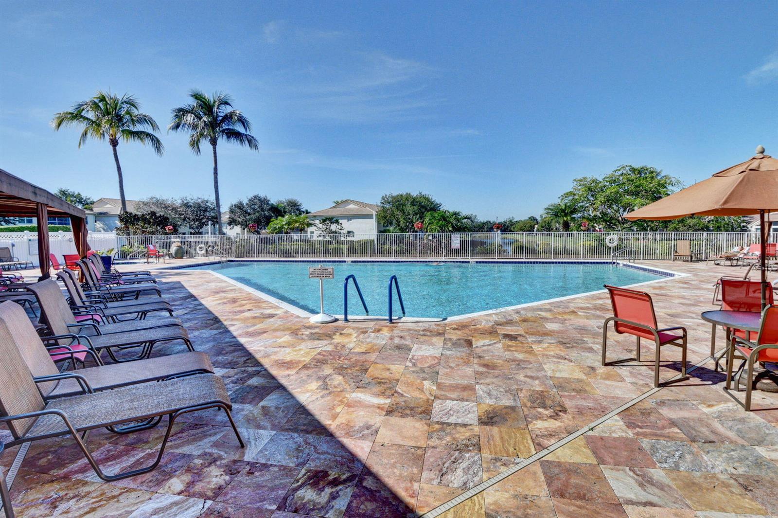 Ver detalles 7736 2 / 2 1705 sq. ft. $ 2025-12-31 0 foto