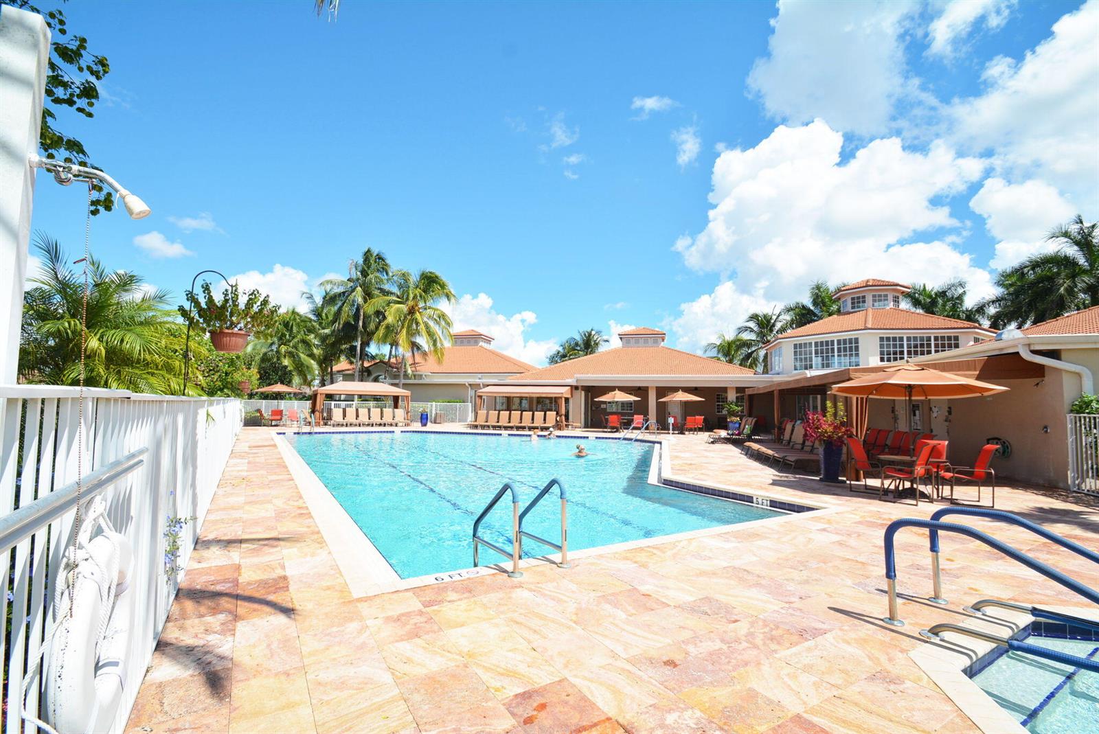 Ver detalles 7736 2 / 2 1705 sq. ft. $ 2025-12-31 0 foto