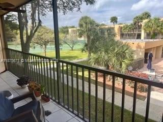 270W 2 / 2 985 sq. ft. $ 2025-09-09 0 foto