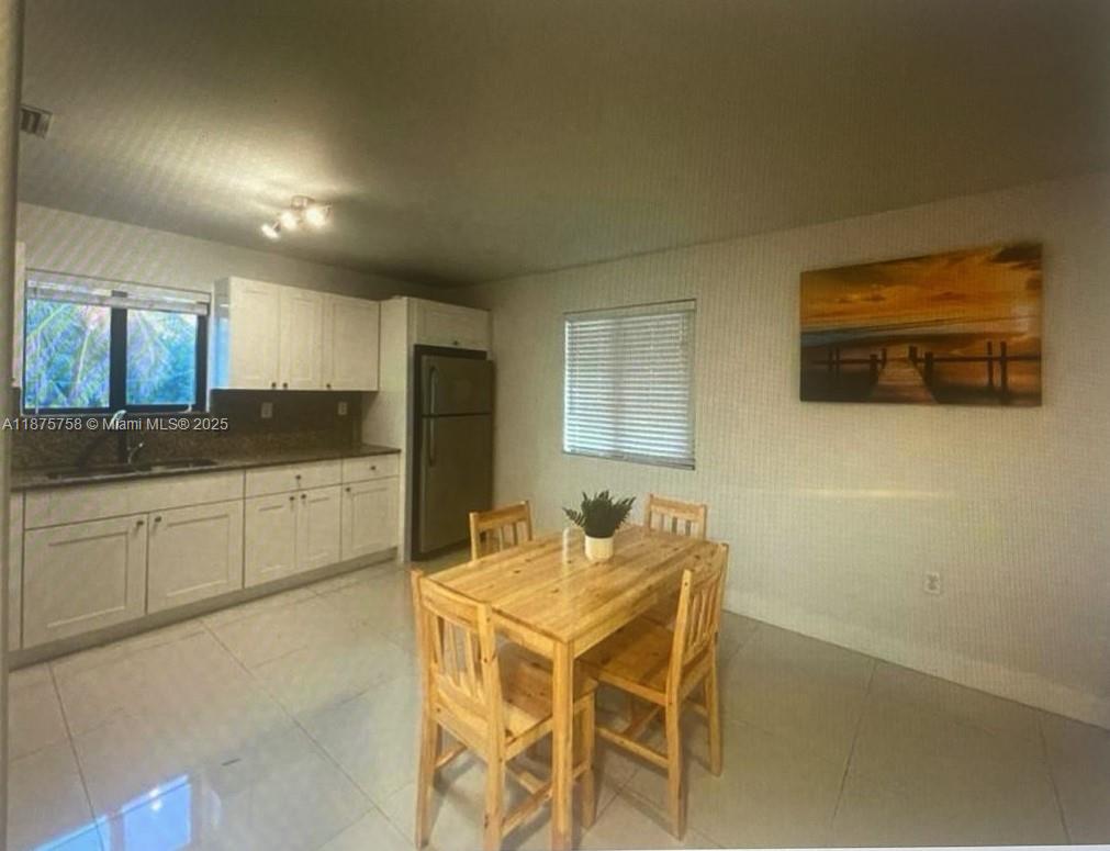 See details / sq. ft. $ 2025-09-10 0 Photo