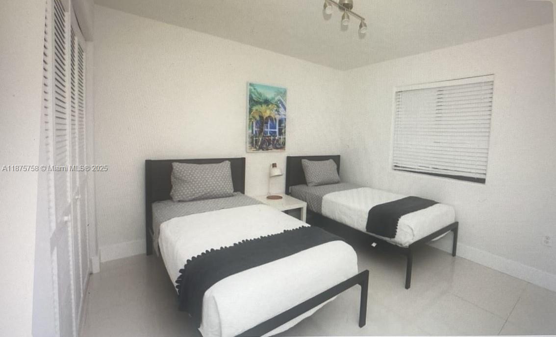 See details / sq. ft. $ 2025-09-10 0 Photo