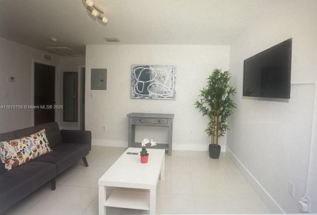 See details / sq. ft. $ 2025-09-10 0 Photo