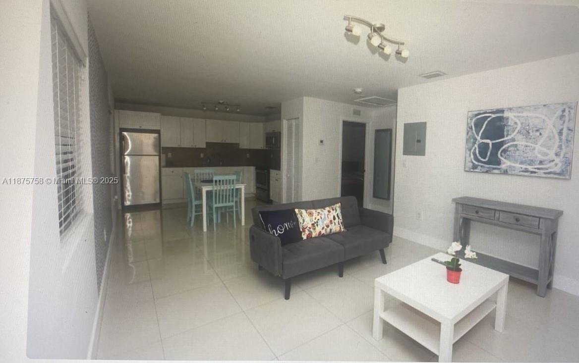 See details / sq. ft. $ 2025-09-10 0 Photo