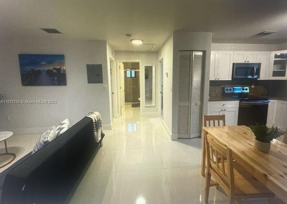 See details / sq. ft. $ 2025-09-10 0 Photo