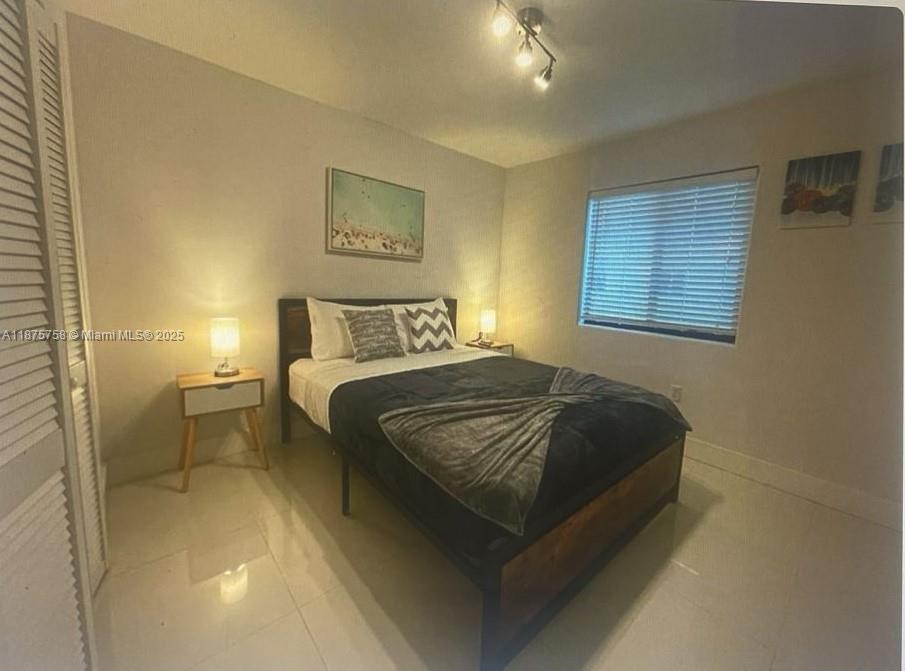 See details / sq. ft. $ 2025-09-10 0 Photo