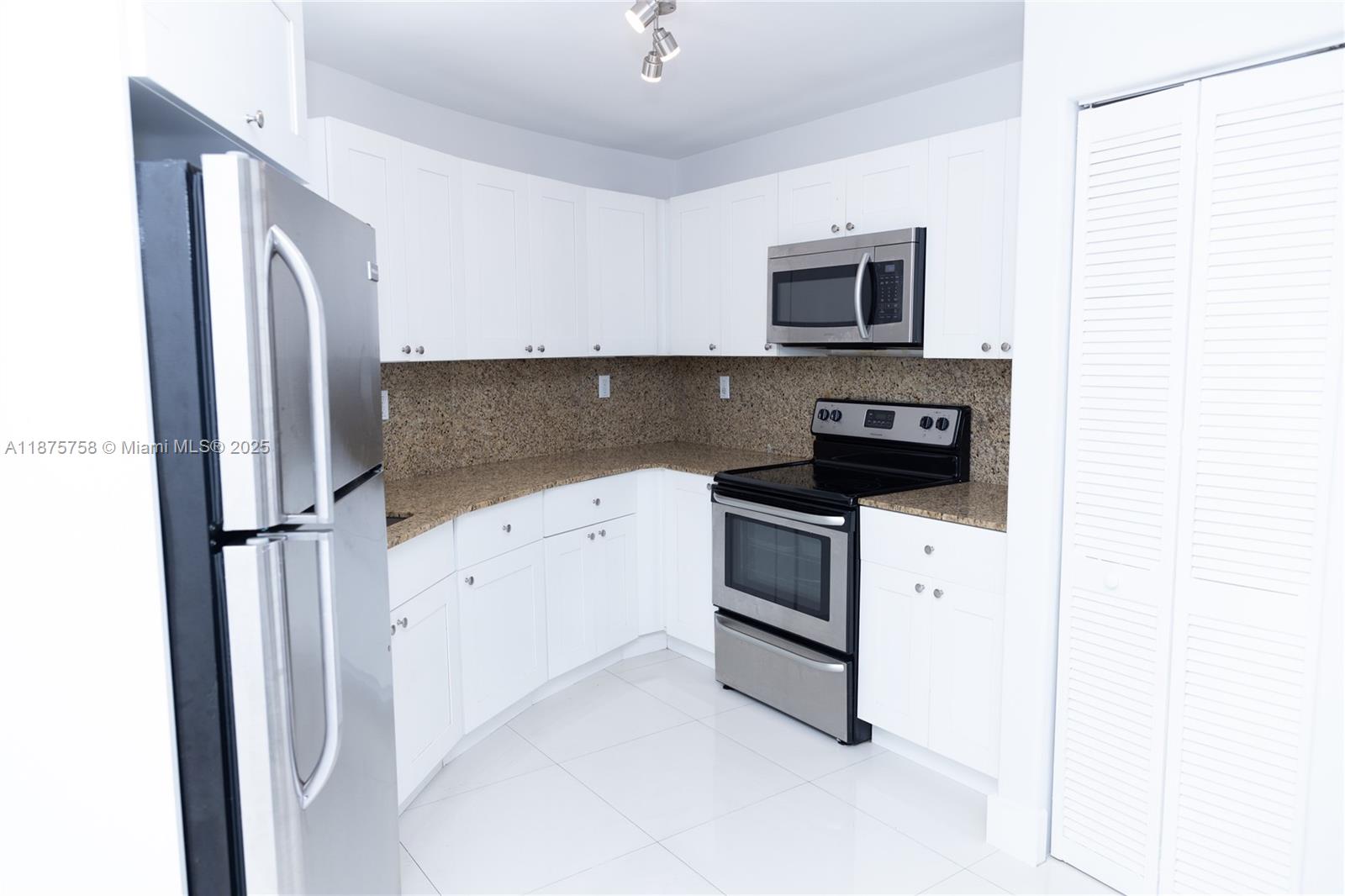   /   sq. ft. $ 2025-09-10 0 Photo