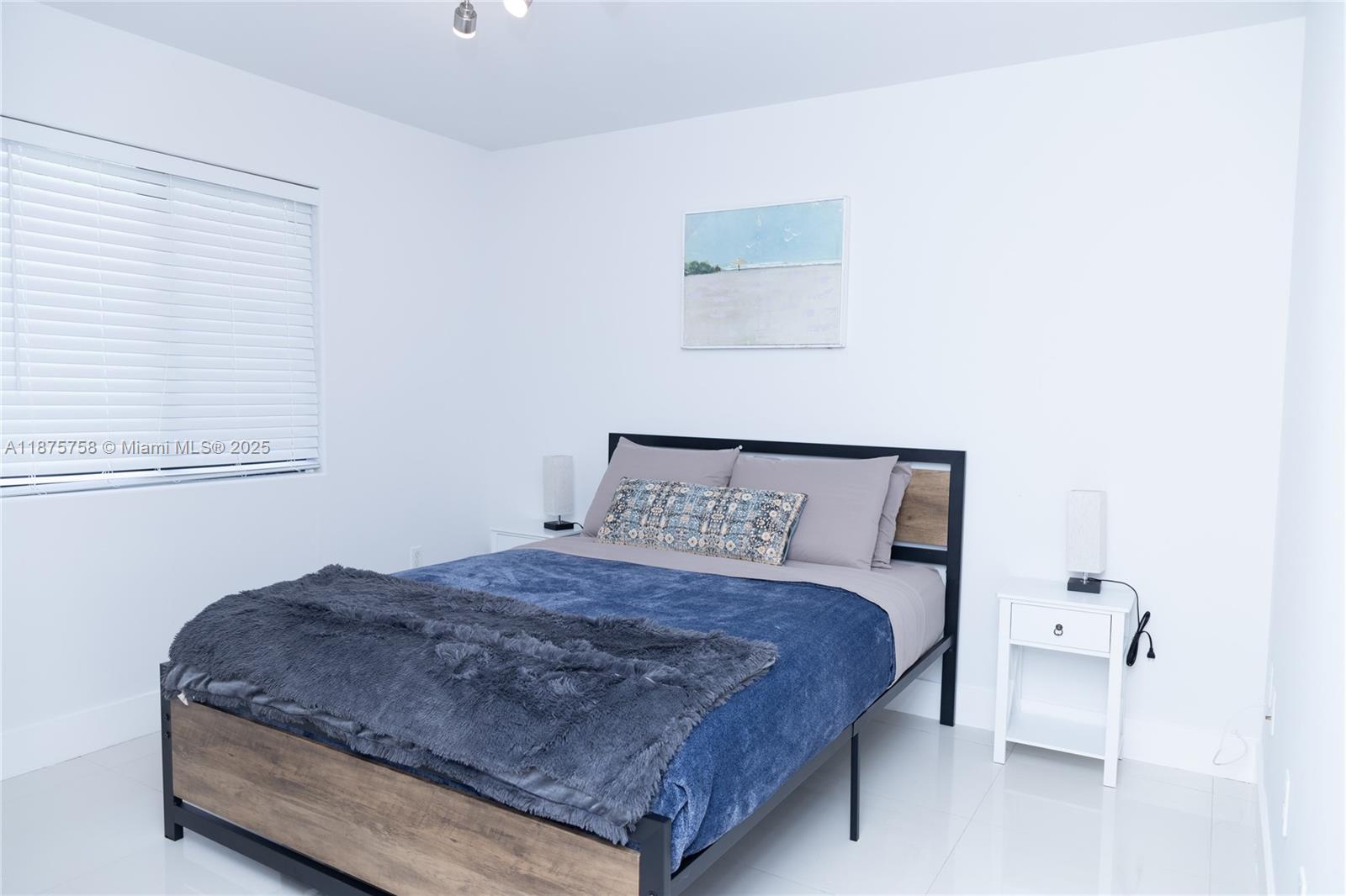   /   sq. ft. $ 2025-09-10 0 Photo