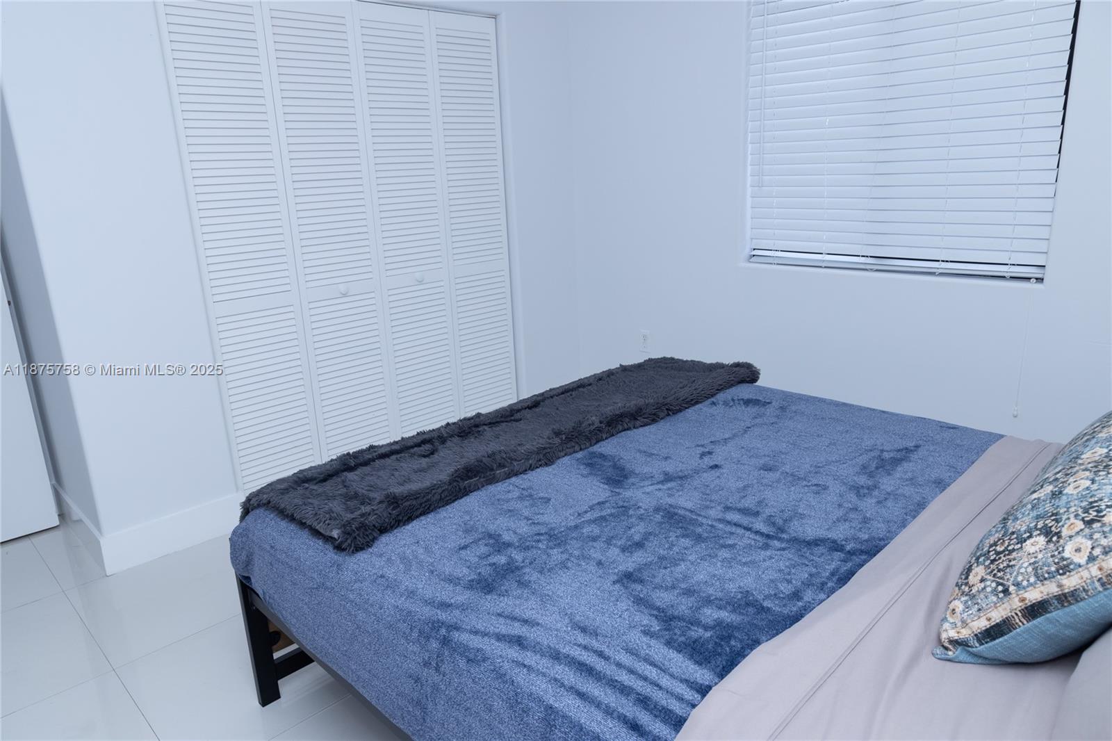   /   sq. ft. $ 2025-09-10 0 Photo