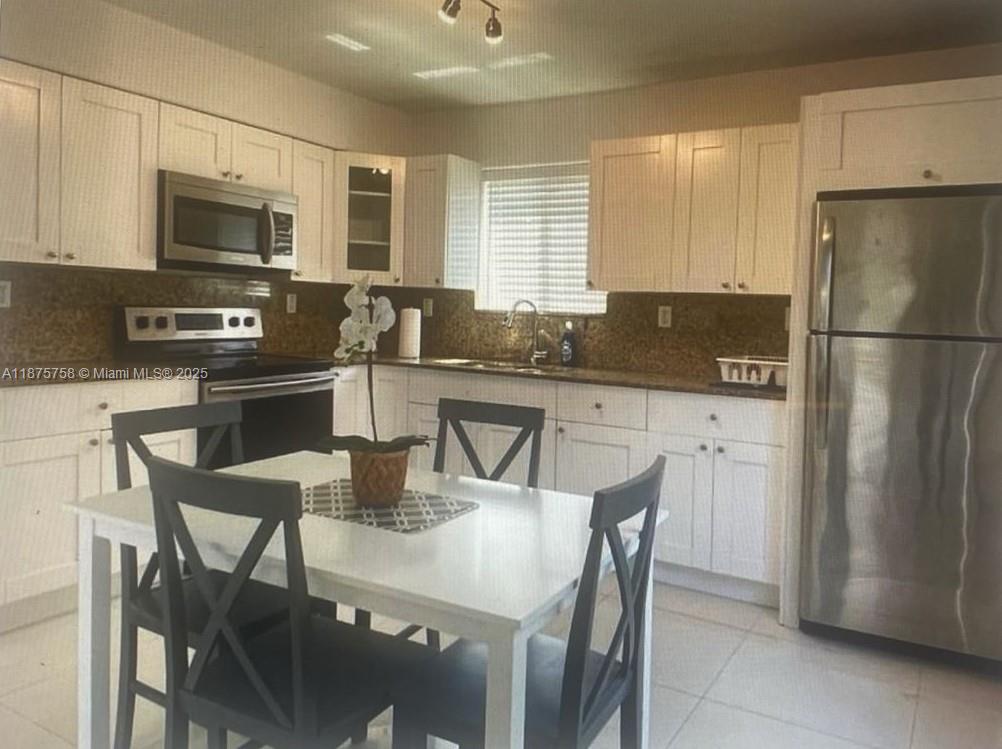 See details / sq. ft. $ 2025-09-10 0 Photo