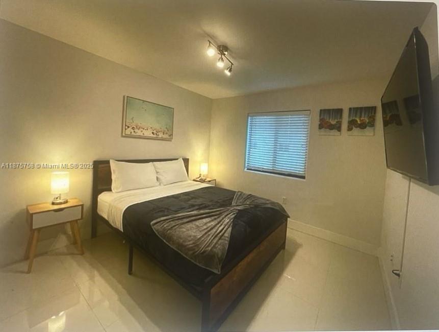 See details / sq. ft. $ 2025-09-10 0 Photo