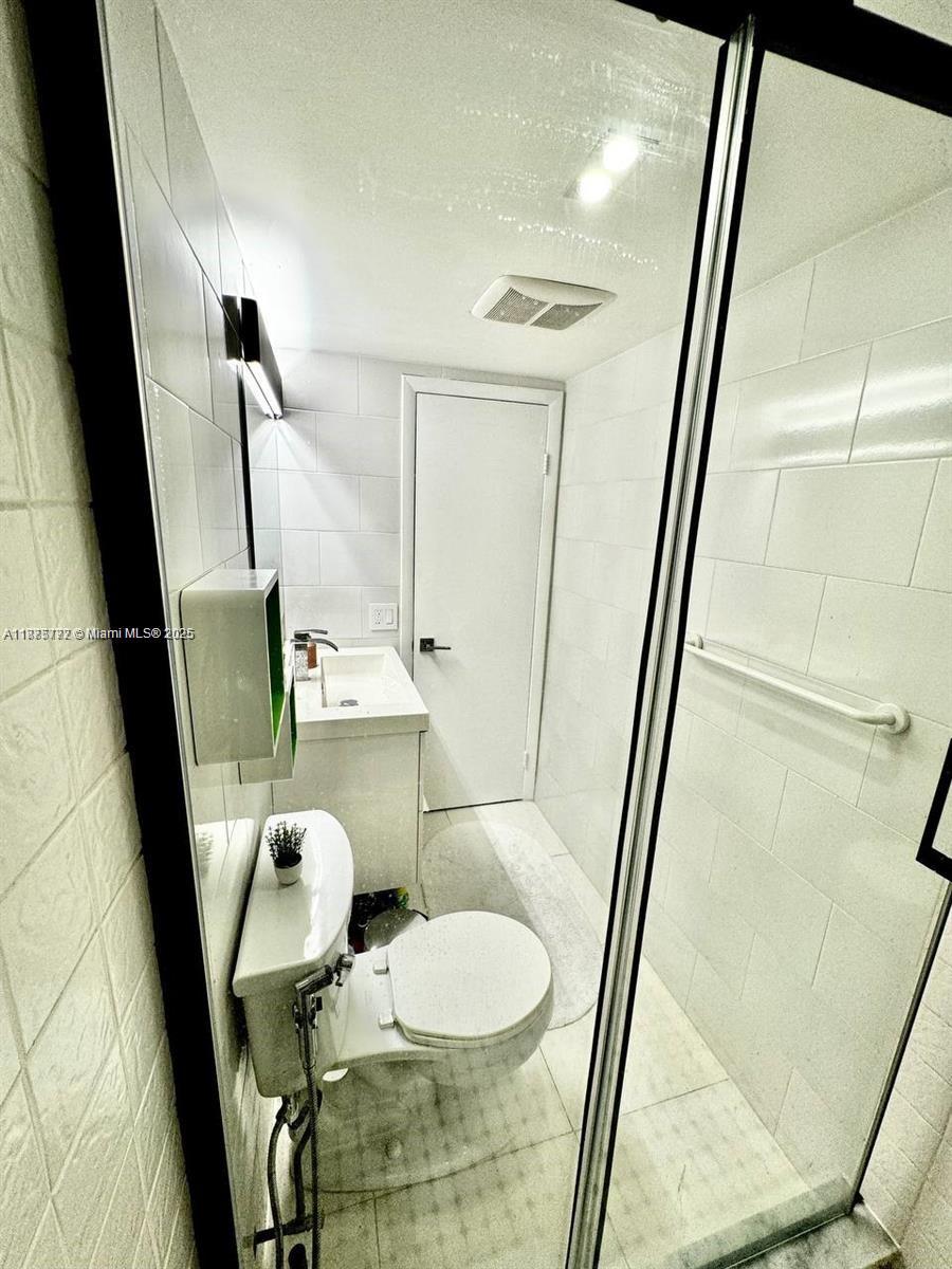 Photo of 1001 Three Islands Blvd  #31, Hallandale Beach, Florida, 33009 - 