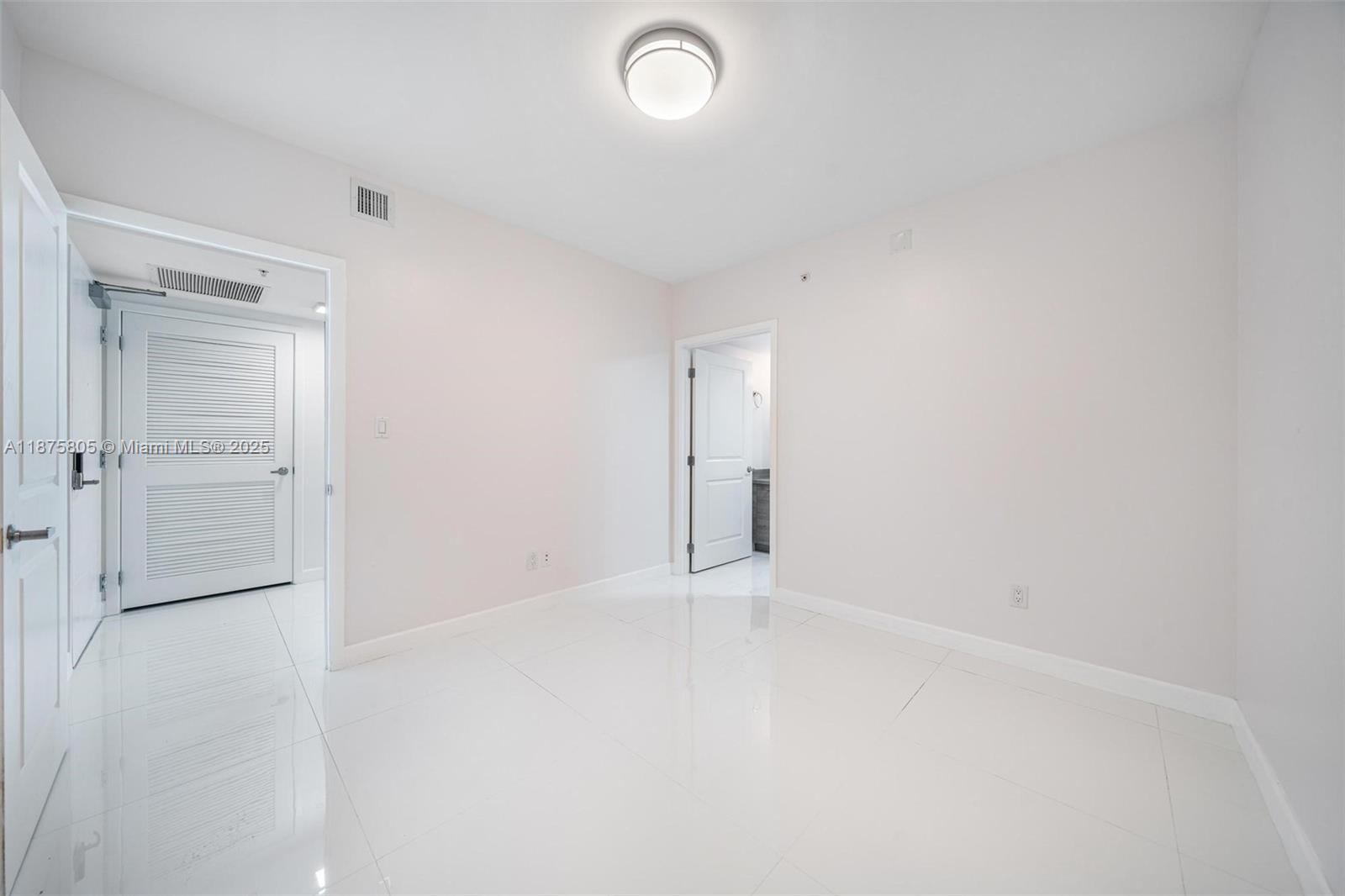 Photo of 400 Sunny Isles Blvd  #1707, Sunny Isles Beach, Florida, 33160 - Enclosed Den/Office
