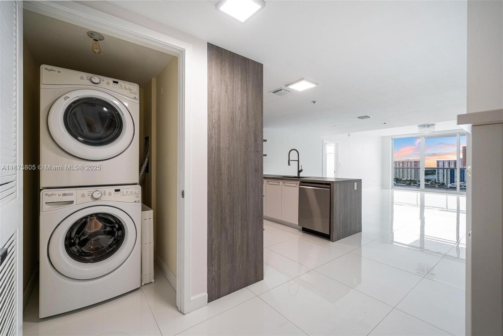 Photo of 400 Sunny Isles Blvd  #1707, Sunny Isles Beach, Florida, 33160 - Washer /Dryer