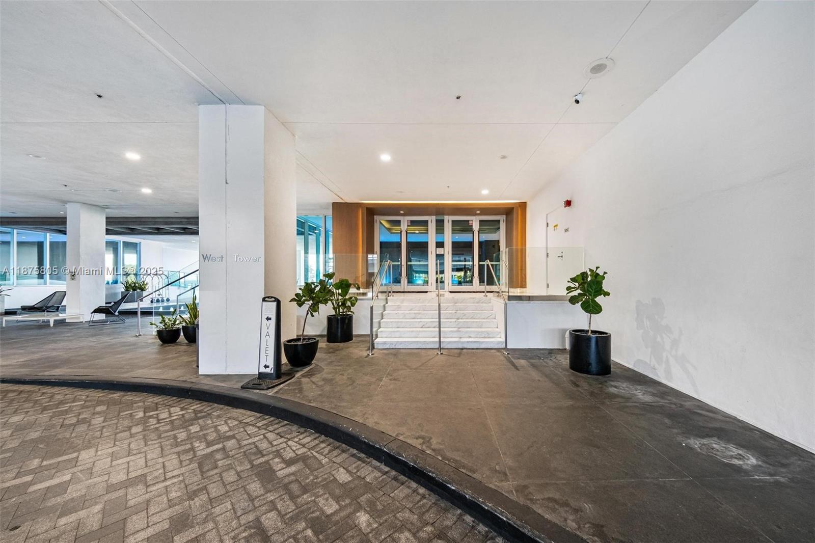 Photo of 400 Sunny Isles Blvd  #1707, Sunny Isles Beach, Florida, 33160 - Building Entrance