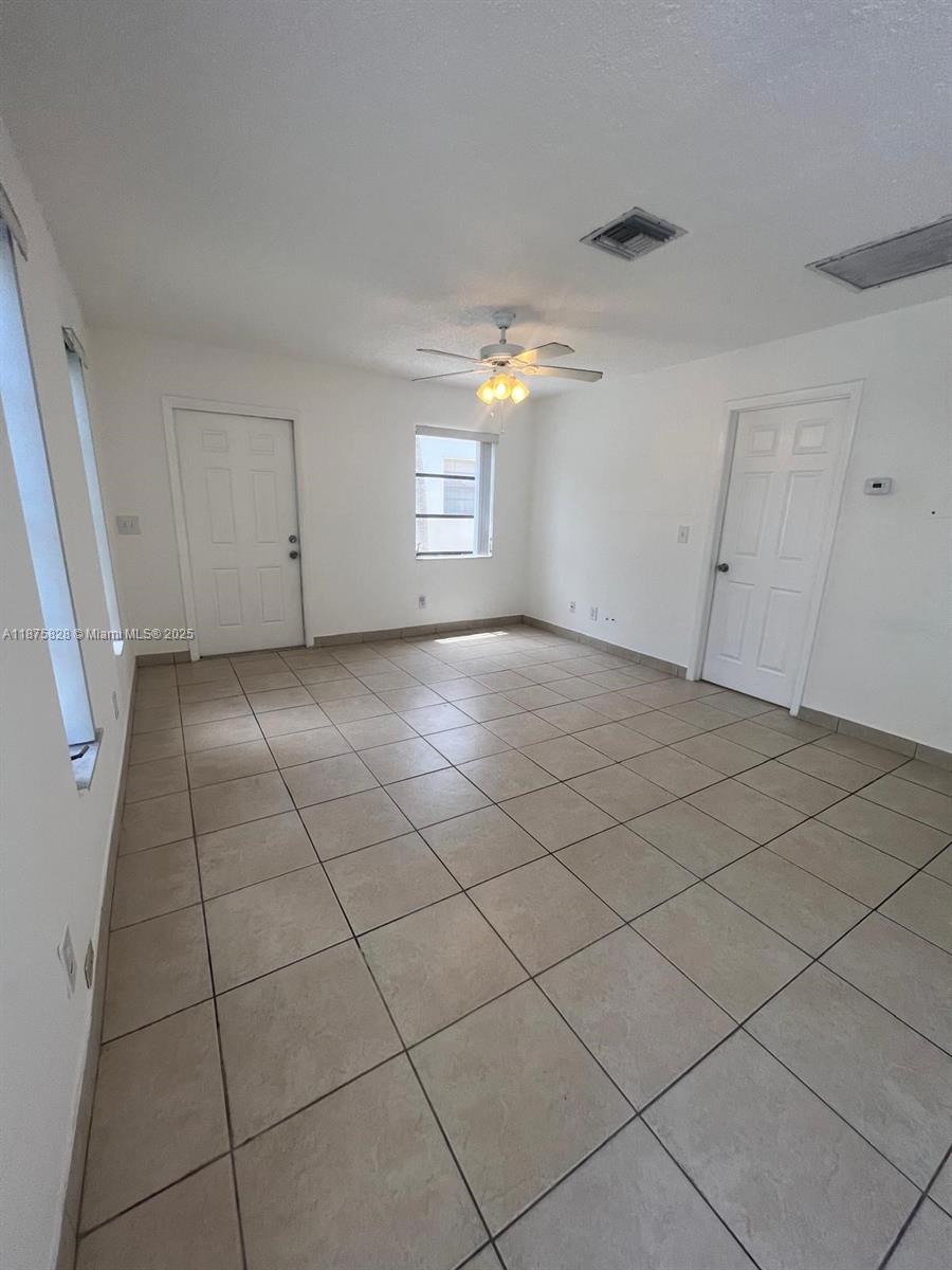   /  1560 sq. ft. $ 2025-09-10 0 Photo