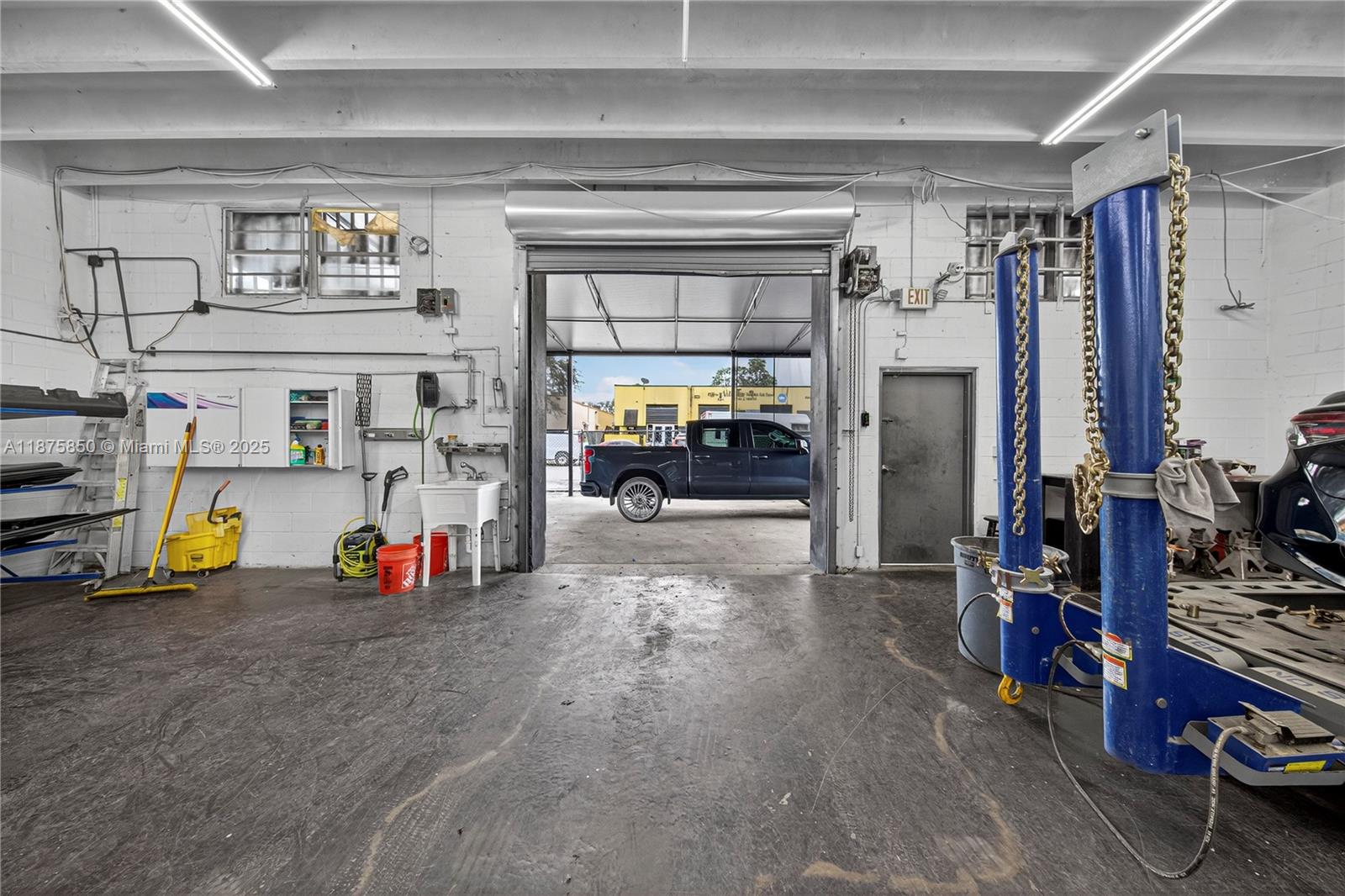   /   sq. ft. $ 2025-09-10 0 Photo