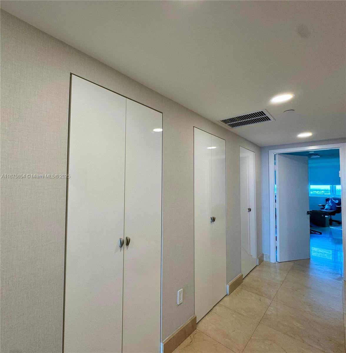 Photo of 3301 183rd St  #2909, Aventura, Florida, 33160 - 