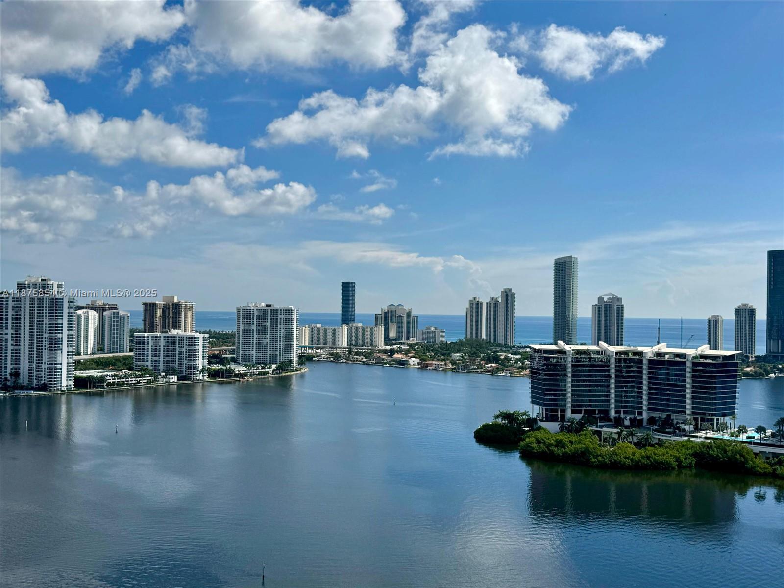 Photo of 3301 183rd St  #2909, Aventura, Florida, 33160 - Social Area views