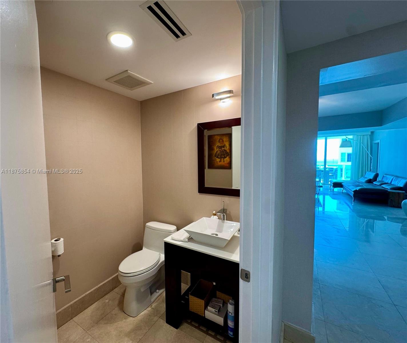 Photo of 3301 183rd St  #2909, Aventura, Florida, 33160 - Powder Room