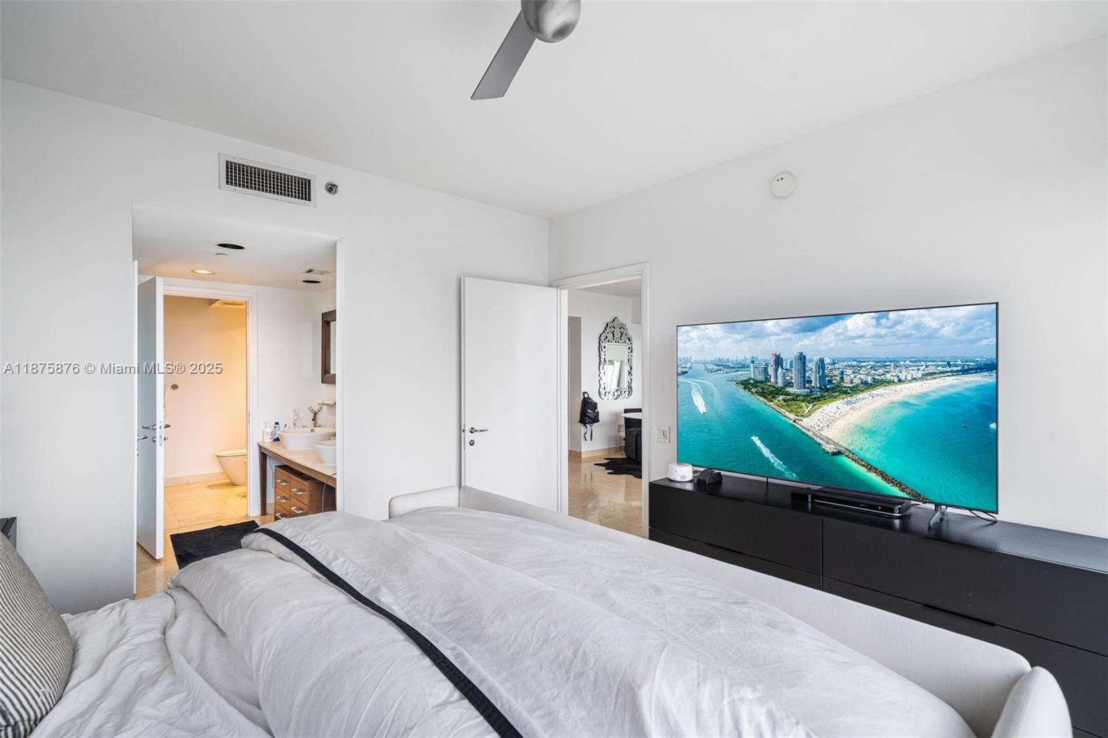 Photo of 450 Alton Rd  #808, Miami Beach, Florida, 33139 - 
