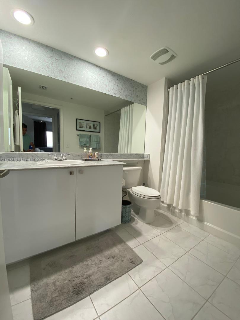 Photo of 18800 29th Ave  #609, Aventura, Florida, 33180 - 