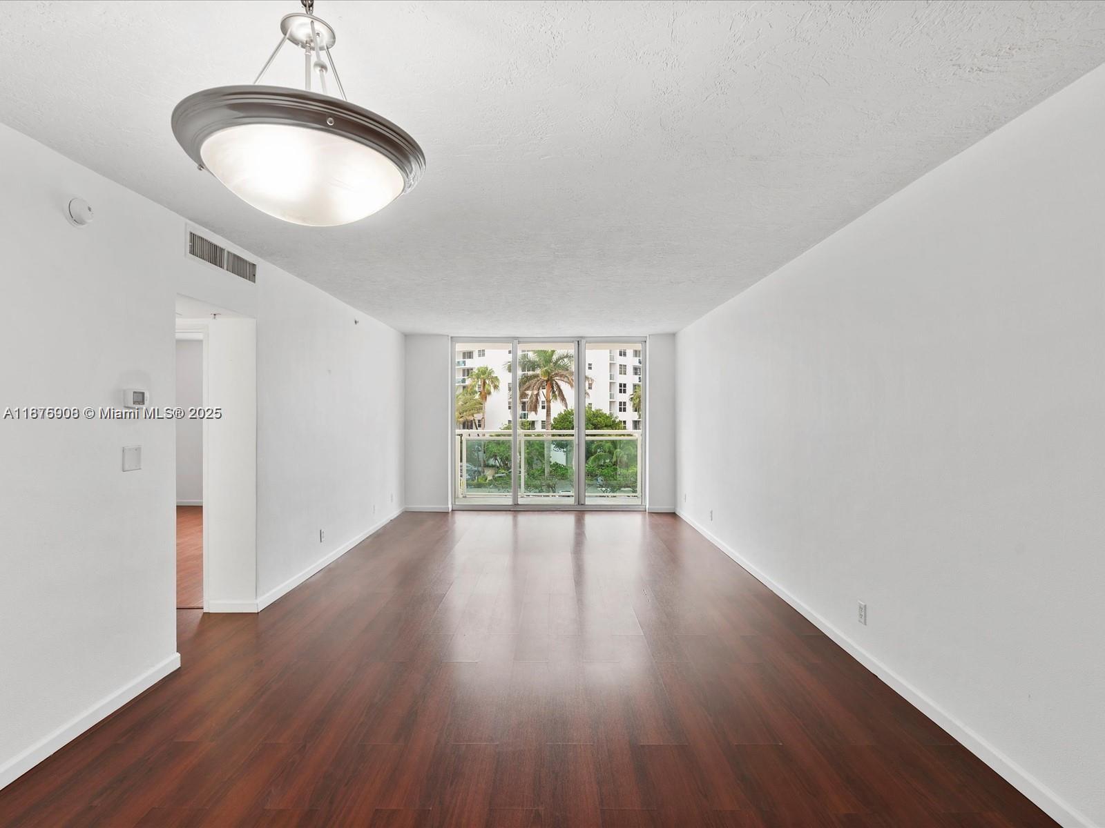Photo of 3000 Ocean Dr #206, Hollywood, Florida, 33019 -