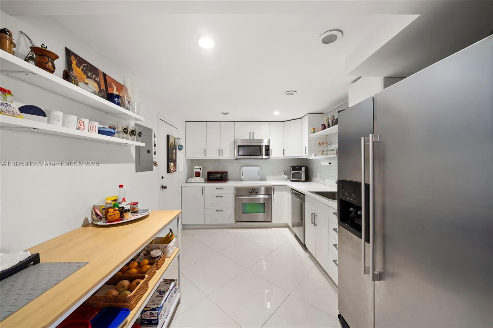 Photo of 437 Golden Isles Dr  #8C, Hallandale Beach, Florida, 33009 - 