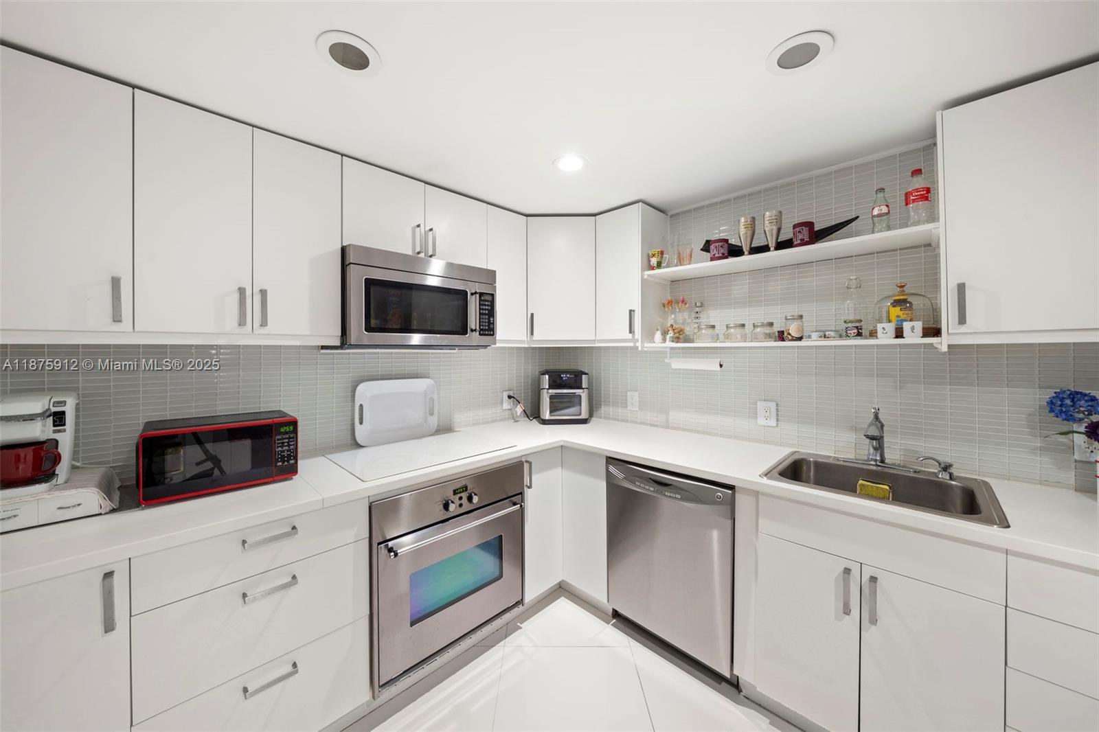 Photo of 437 Golden Isles Dr  #8C, Hallandale Beach, Florida, 33009 - 