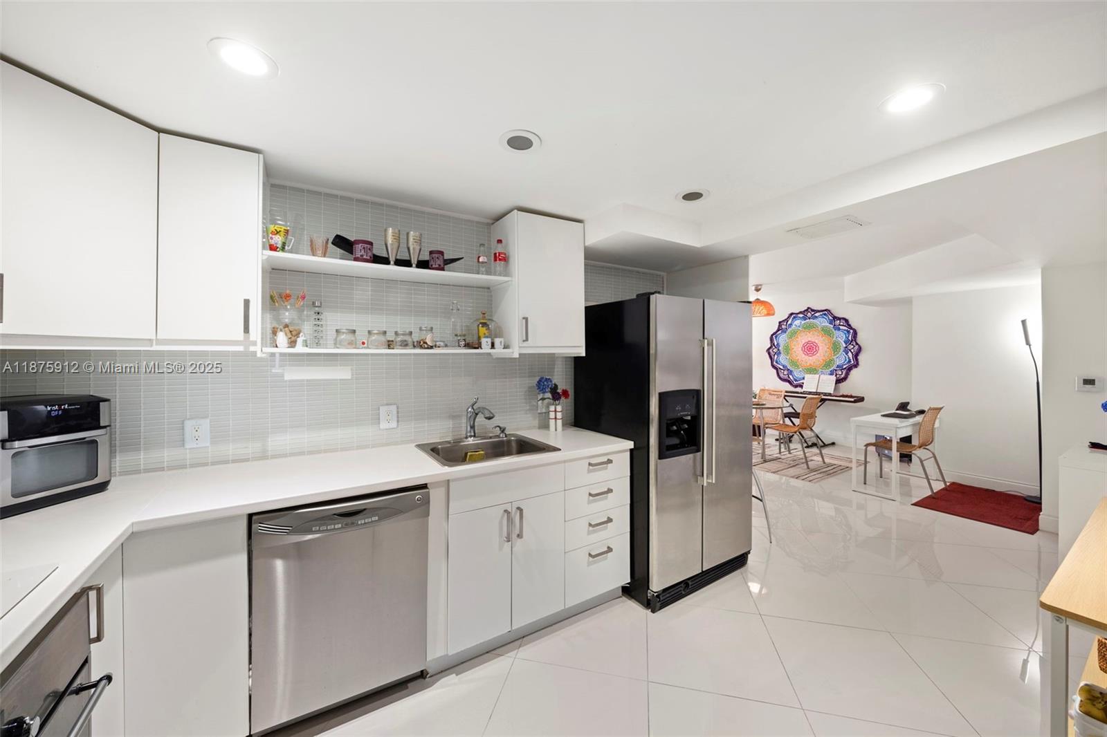 Photo of 437 Golden Isles Dr  #8C, Hallandale Beach, Florida, 33009 - 