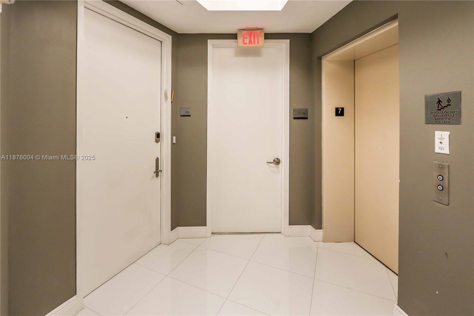 Ver detalles 705 2 / 2 1435 sq. ft. $ 2025-09-10 0 foto