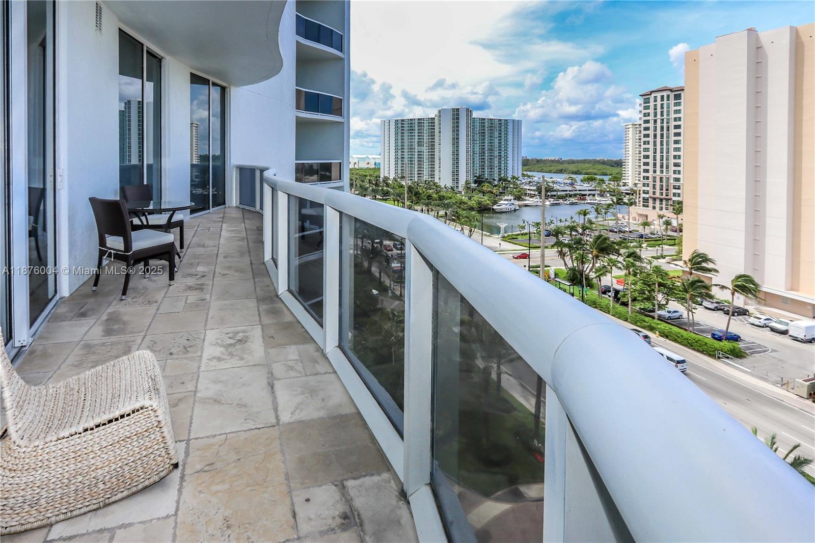 Ver detalles 705 2 / 2 1435 sq. ft. $ 2025-09-10 0 foto
