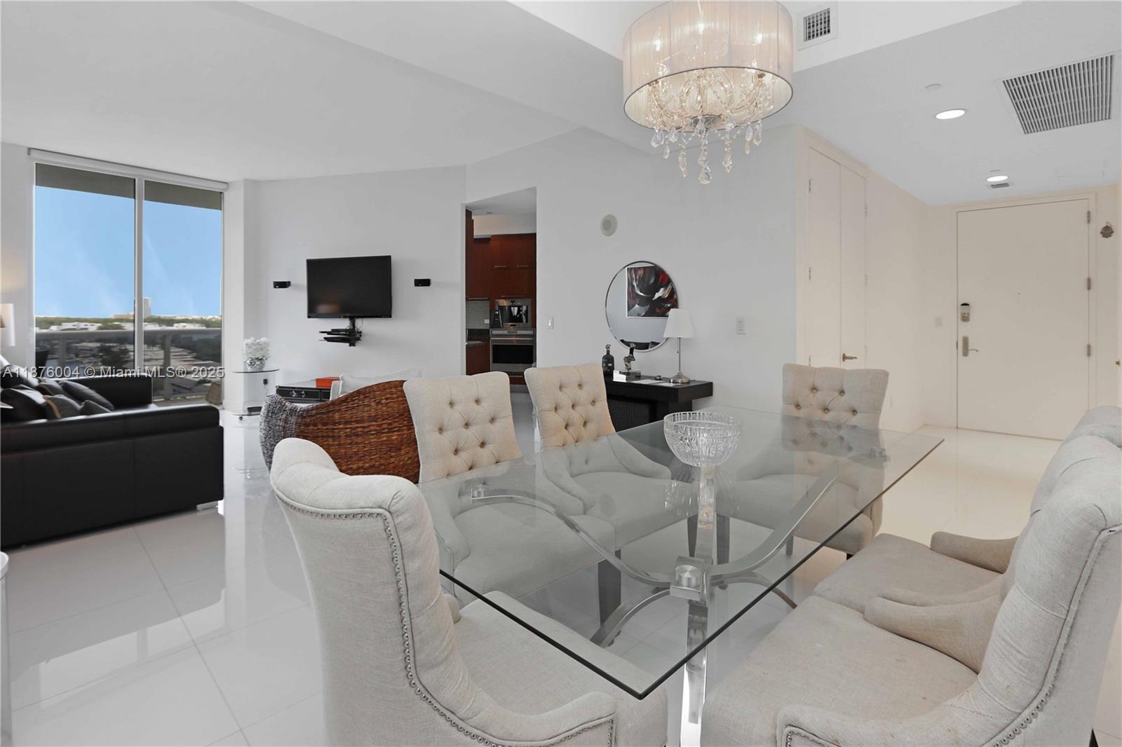Ver detalles 705 2 / 2 1435 sq. ft. $ 2025-09-10 0 foto