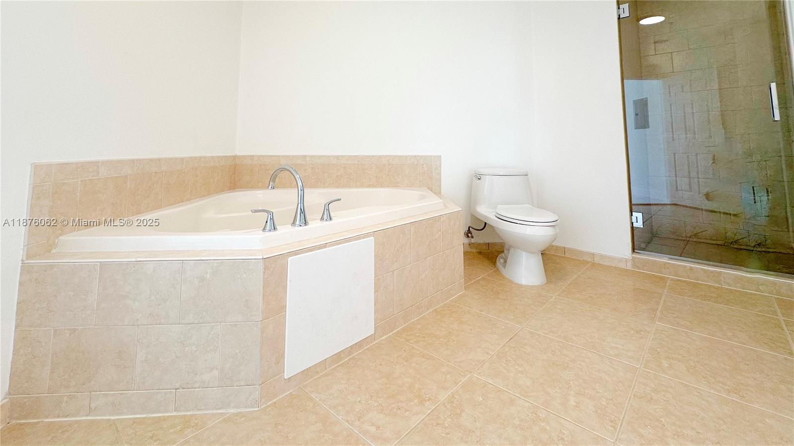 Photo of 3001 185th St  #317, Aventura, Florida, 33180 - 