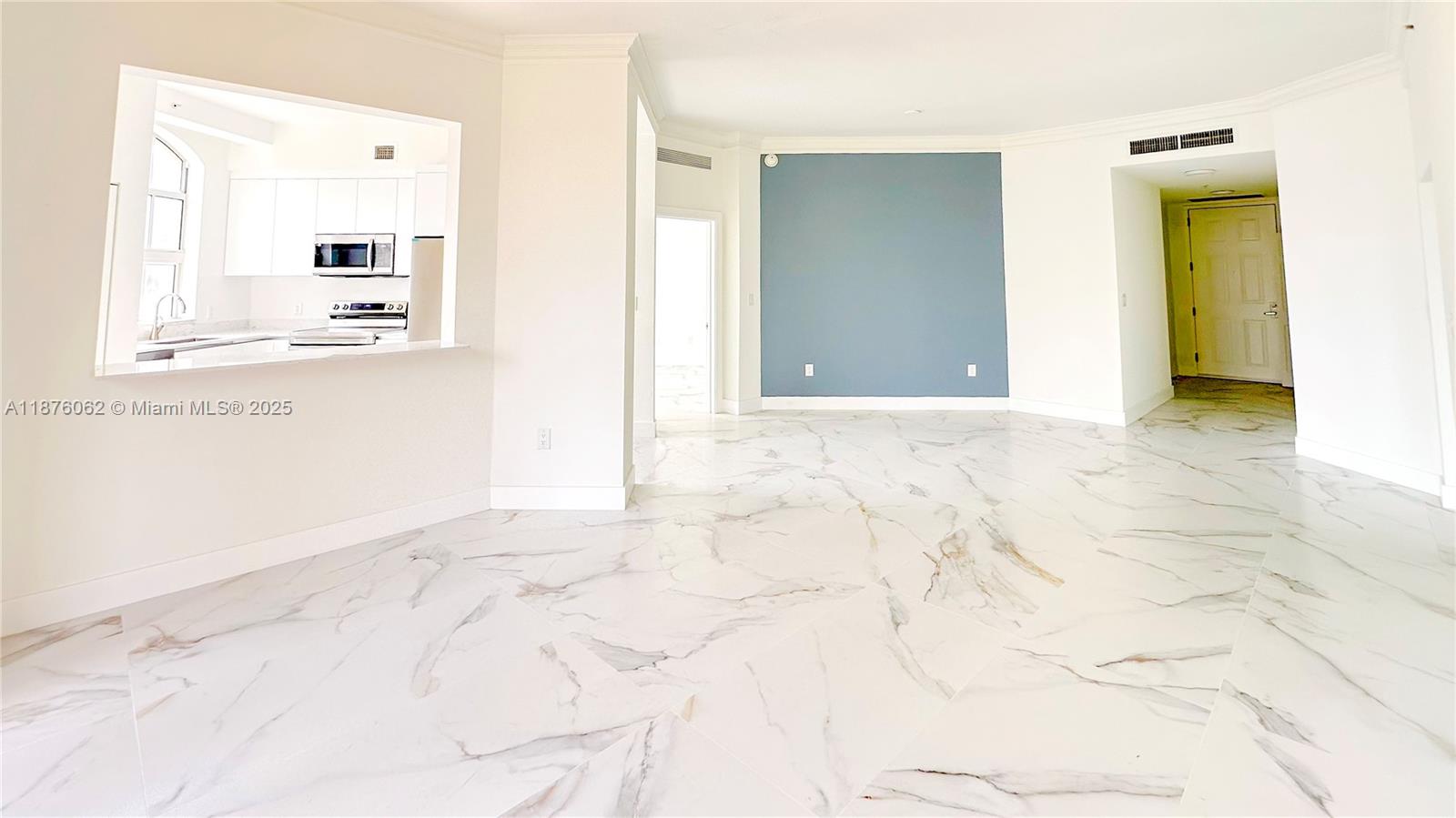 Photo of 3001 185th St  #317, Aventura, Florida, 33180 - 