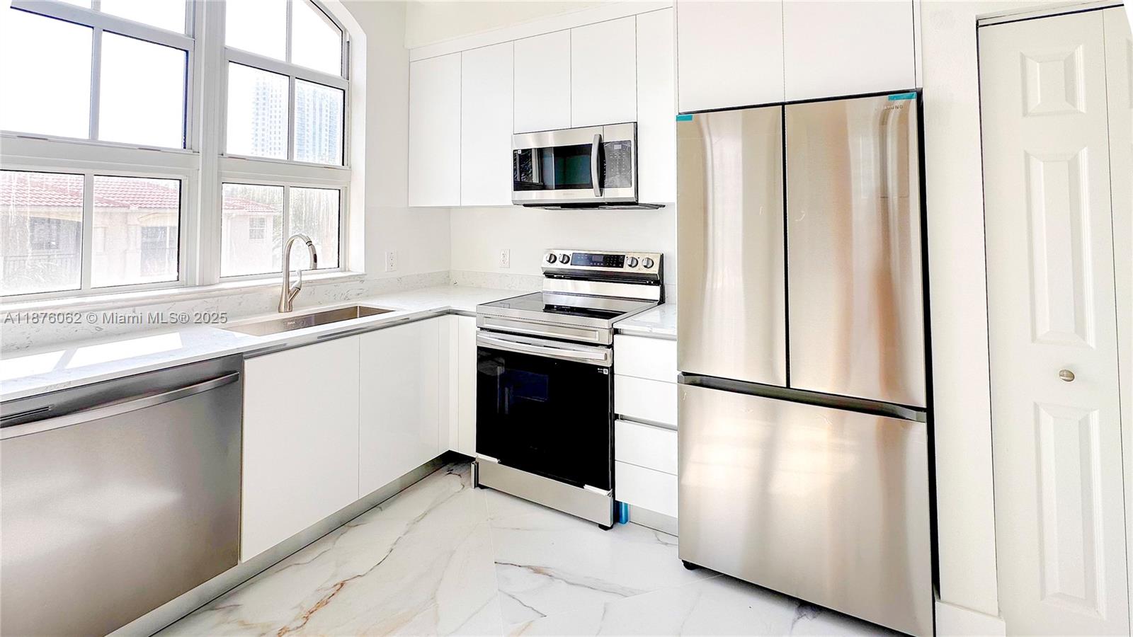 Photo of 3001 185th St  #317, Aventura, Florida, 33180 - 