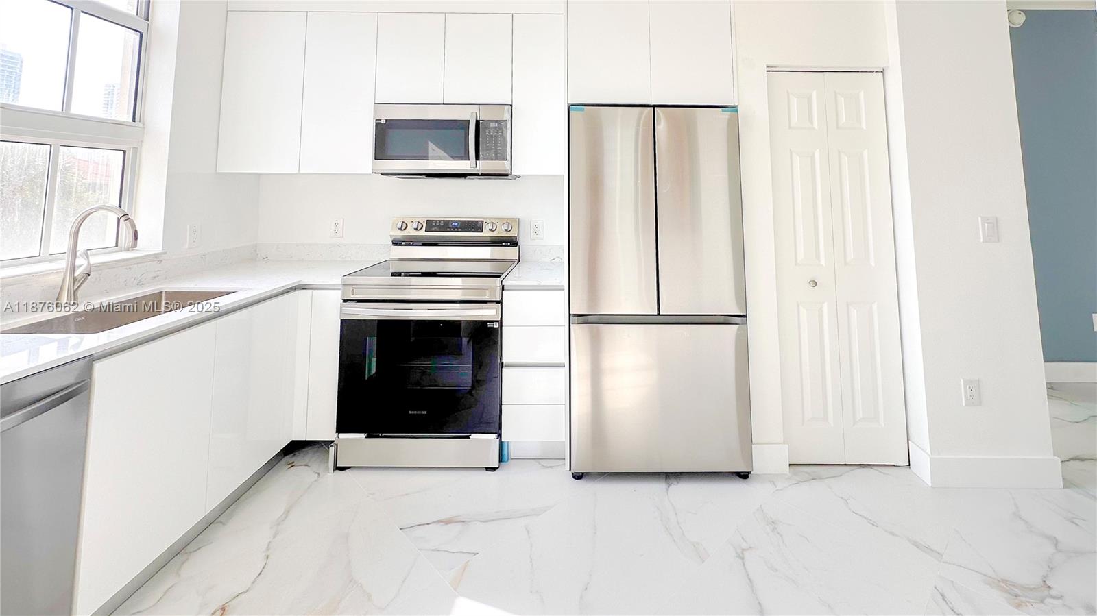 Photo of 3001 185th St  #317, Aventura, Florida, 33180 - 
