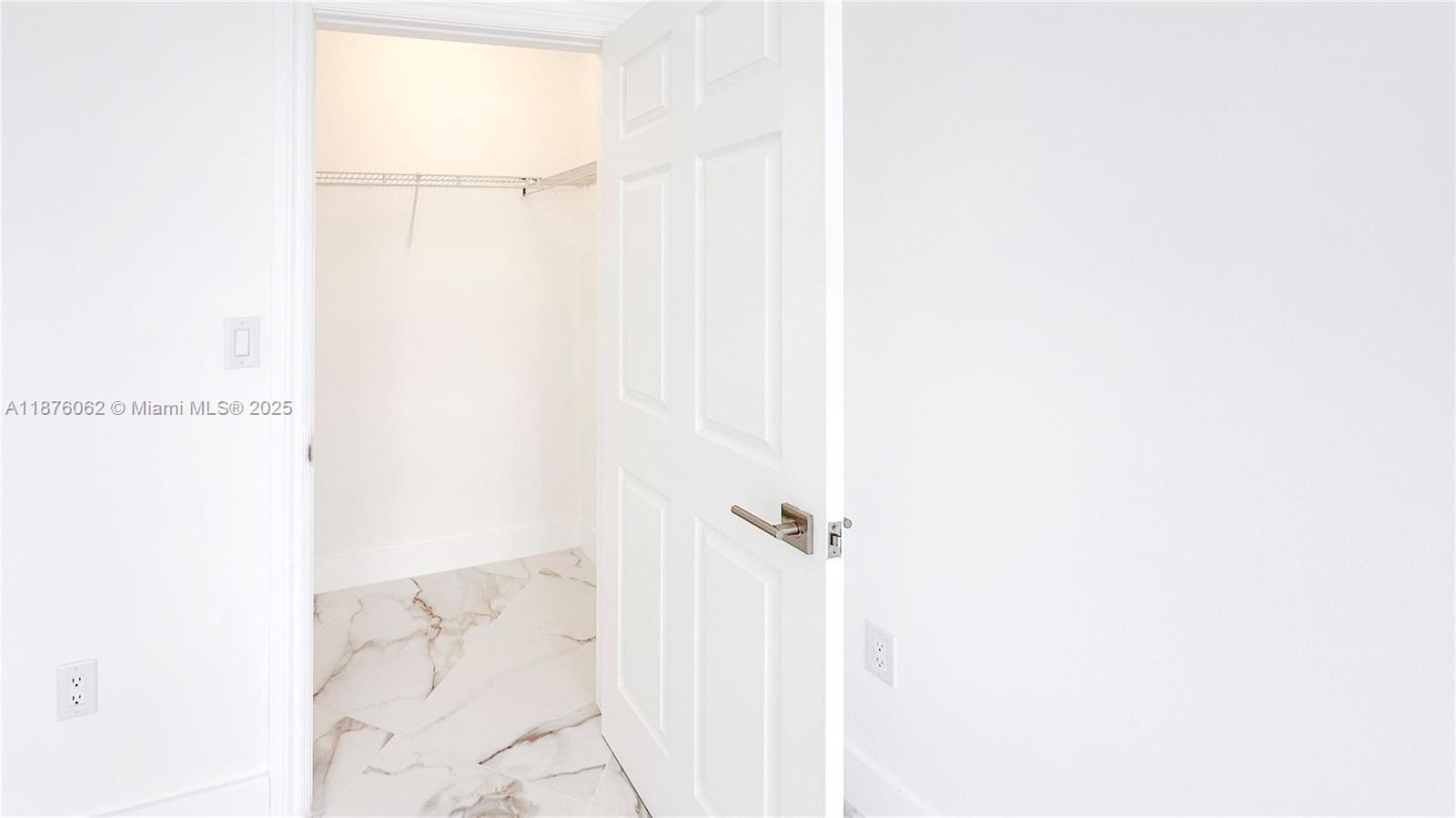 Photo of 3001 185th St  #317, Aventura, Florida, 33180 - 