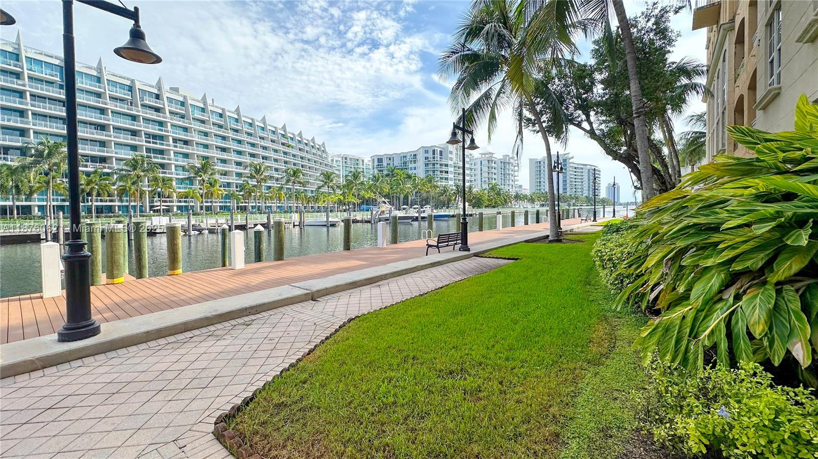 Photo of 3001 185th St  #317, Aventura, Florida, 33180 - 