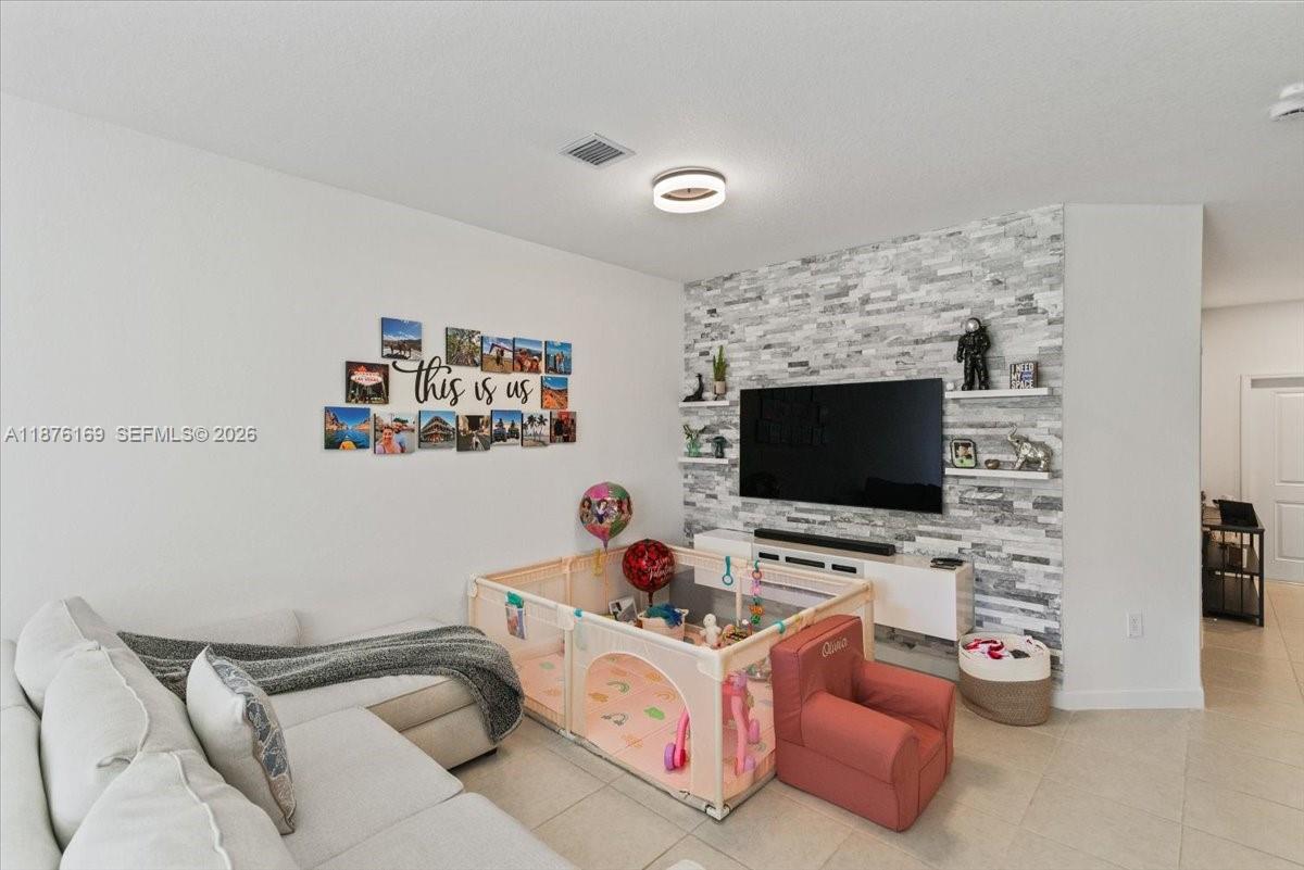 13378 3 / 3 1820 sq. ft. $ 2026-06-29 0 Photo