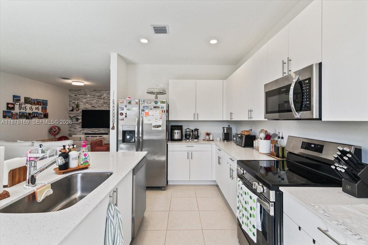 13378 3 / 3 1820 sq. ft. $ 2026-06-29 0 Photo