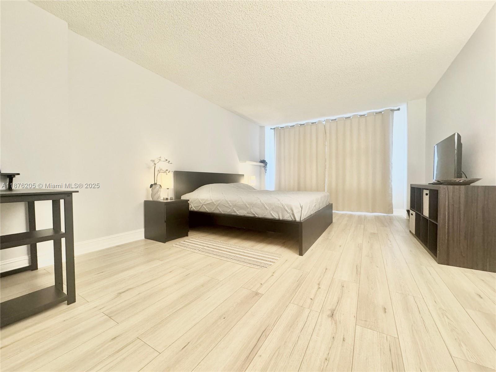 Photo of 3800 Ocean Dr  #525, Hollywood, Florida, 33019 - 