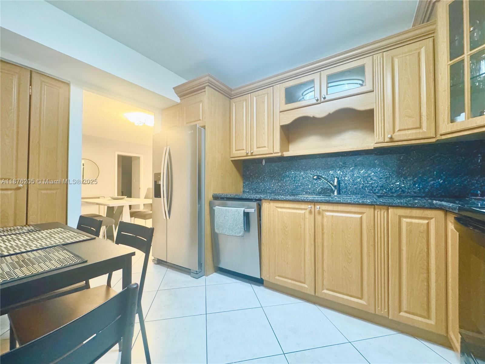 Photo of 3800 Ocean Dr  #525, Hollywood, Florida, 33019 - 