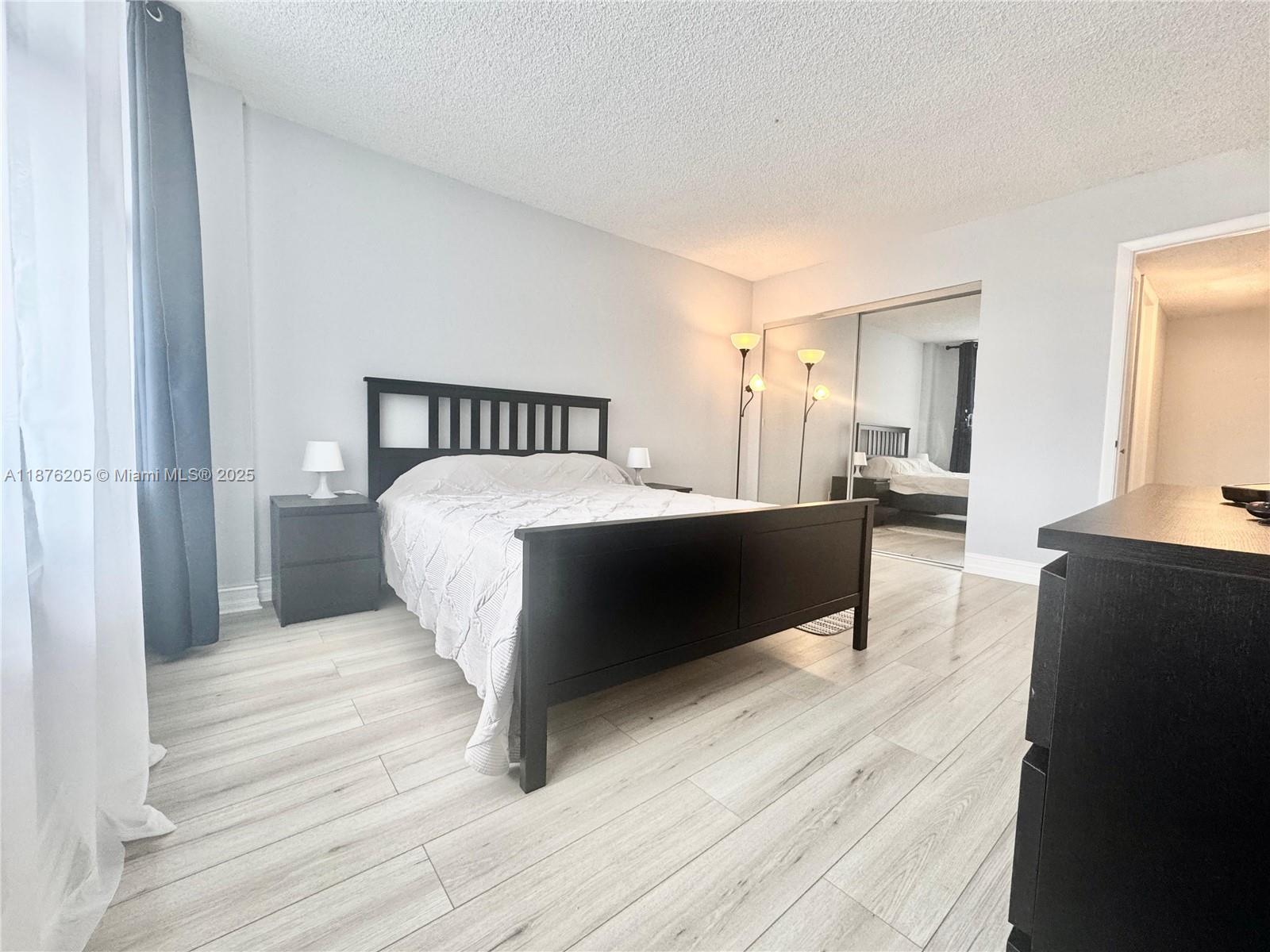 Photo of 3800 Ocean Dr  #525, Hollywood, Florida, 33019 - 