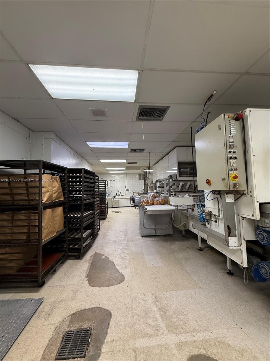 See details / sq. ft. $ 2025-09-25 0 Photo